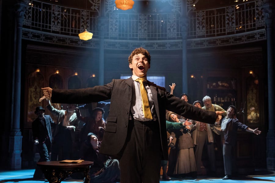 Charlie Stemp in Half A Sixpence (Photo: Manuel Harlan)