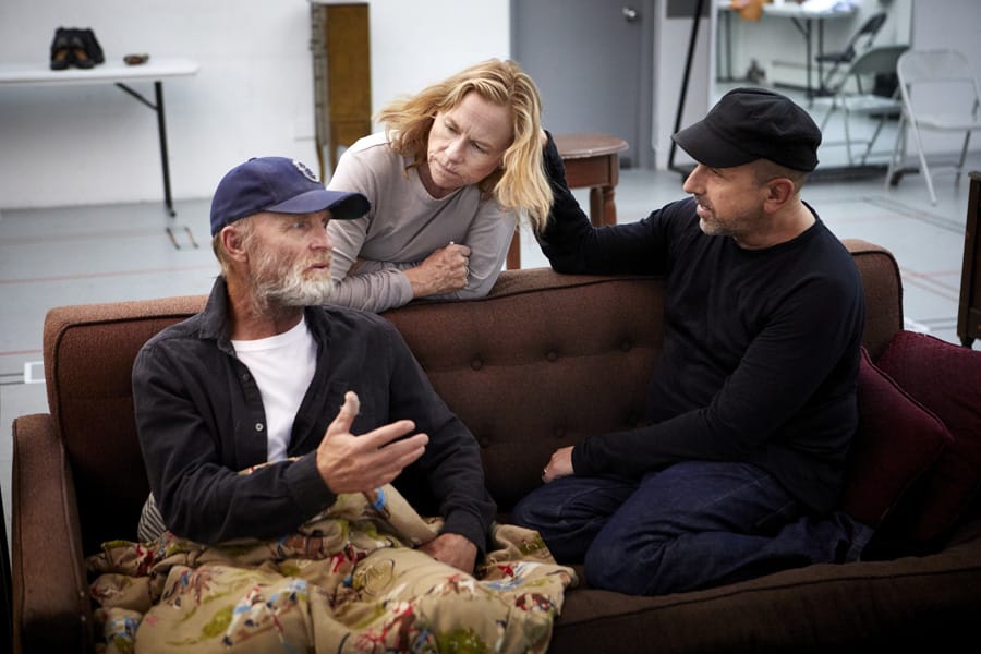 Ed Harris (Dodge) Amy Madigan (Hallie) & Scott Elliott (Director) in Buried Child rehearsals (Photo: Serge Nivelle)