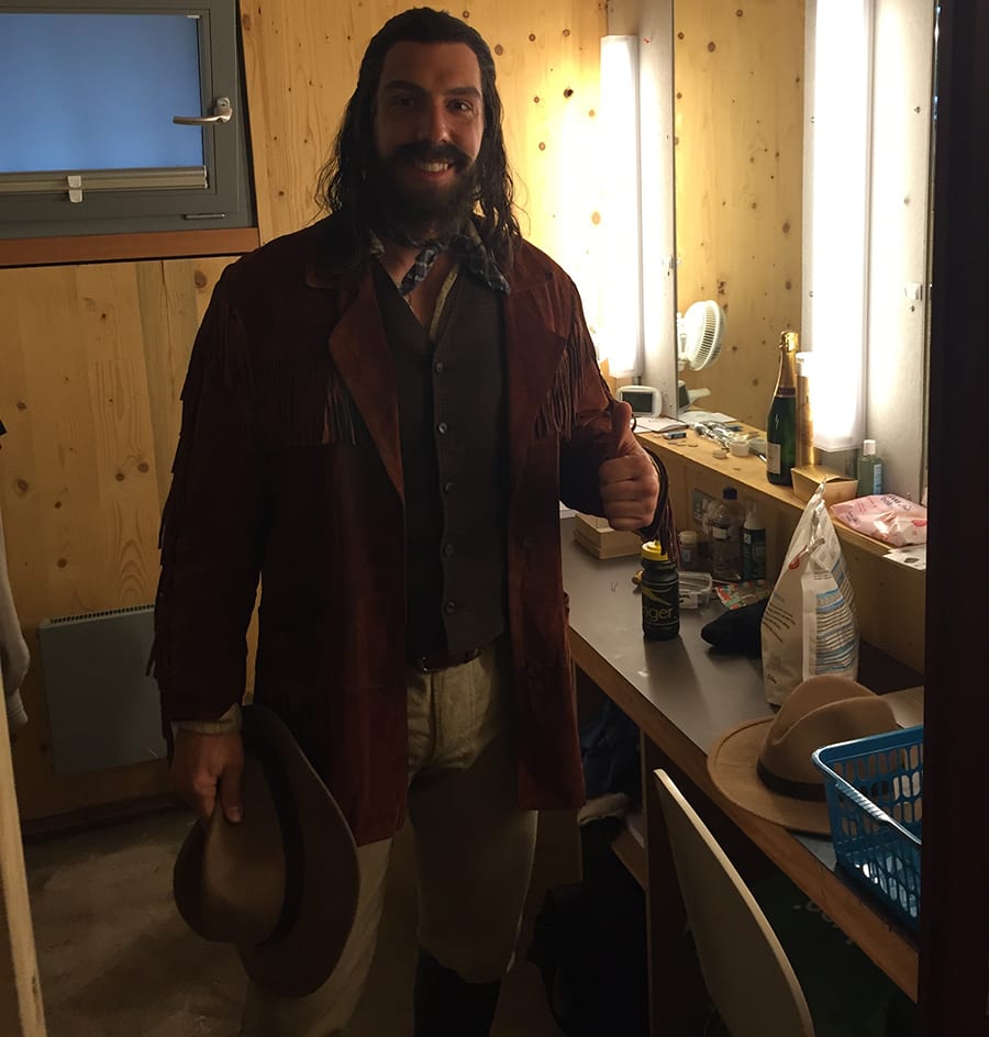 Alex Gaumond: 40 minutes to get ready for the matinee, ready to start the show!