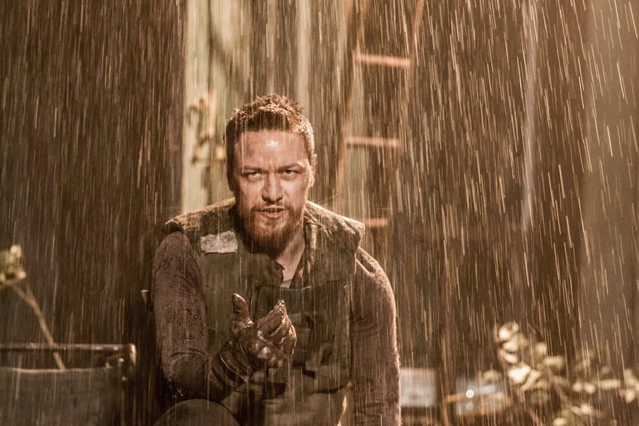 James McAvoy in Macbeth (Car)