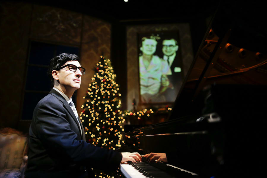 Hershey Felder as Irving Berlin